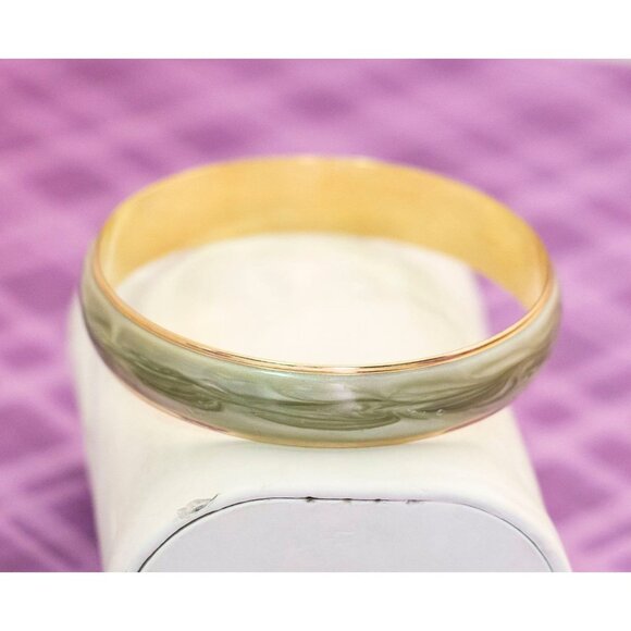 Vintage Avon Bangle with Green Enamel 8 Inches - V1 - Picture 2 of 3